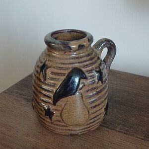 Mini Honey & Me Primitive Pottery Ribbed Crow/Pear/Stars
